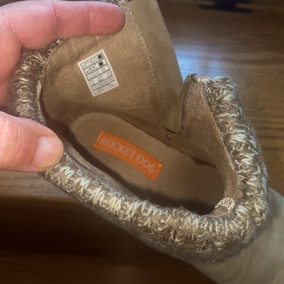"SOLD" NWOT Rocket Dog Women's Zip-Up Tan Suede Ankle Sweater Boots Size 8 - Picture 4 of 5